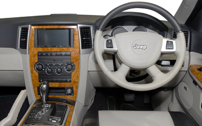 Jeep Grand Cherokee 6.1 V8 Hemi SRT8 - Miniatura 6
